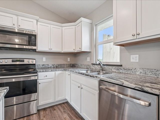 1719 Prairie Rose Dr, Cedar Rapids, IA 52404