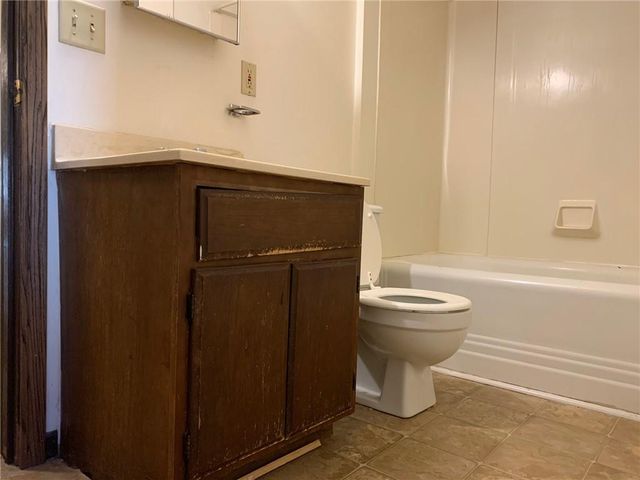 1013 S 4th Street, Leavenworth, KS 66048
