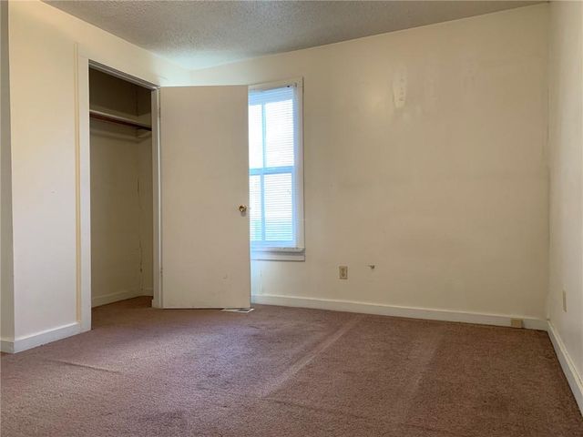 1013 S 4th Street, Leavenworth, KS 66048