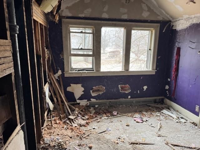 265 Hillcliff Drive, Waterford, MI 48328