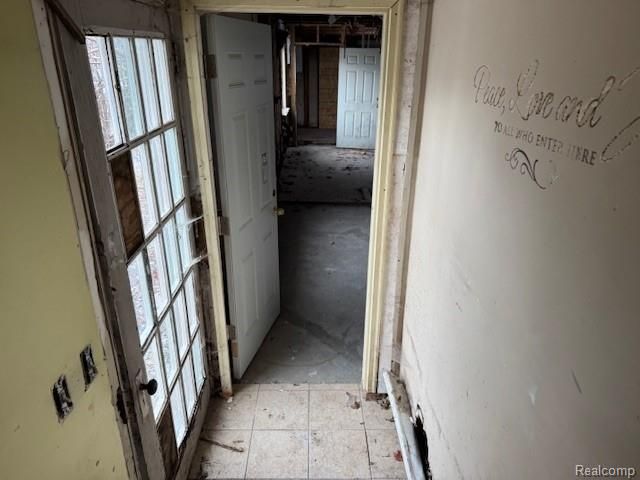 265 Hillcliff Drive, Waterford, MI 48328