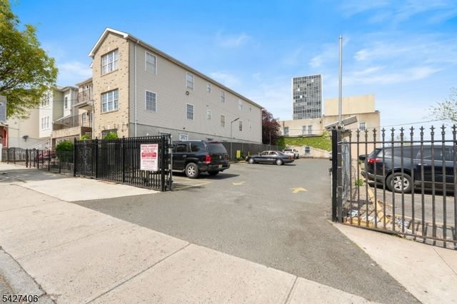 277 Orange St, Newark City, NJ 07103