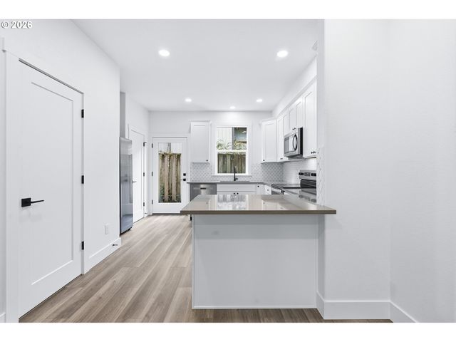 530 S TEXAS St, Portland, OR 97219