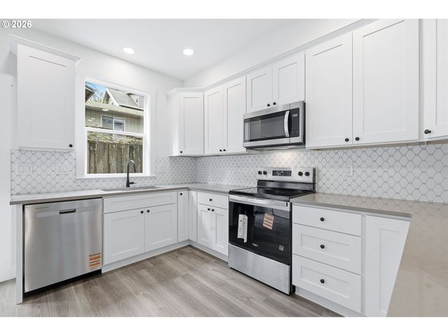 530 S TEXAS St, Portland, OR 97219