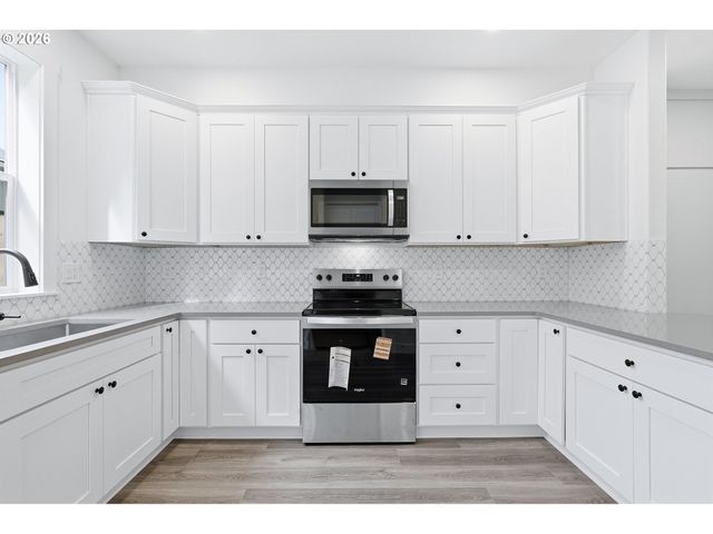 530 S TEXAS St, Portland, OR 97219