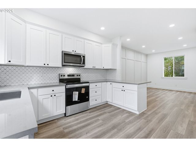 530 S TEXAS St, Portland, OR 97219