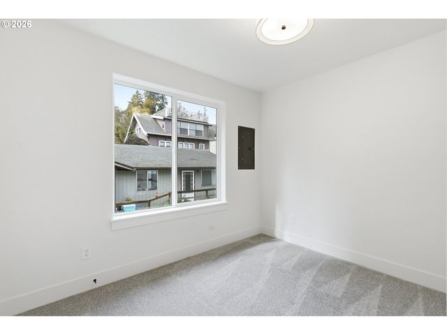 530 S TEXAS St, Portland, OR 97219