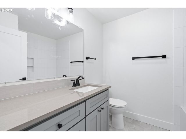 530 S TEXAS St, Portland, OR 97219