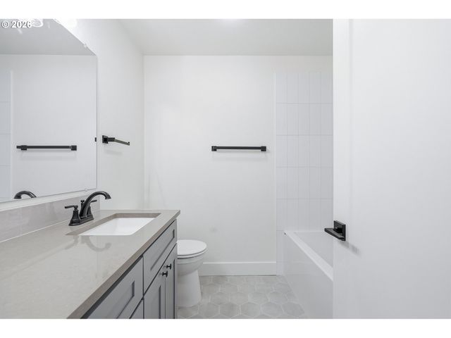 530 S TEXAS St, Portland, OR 97219