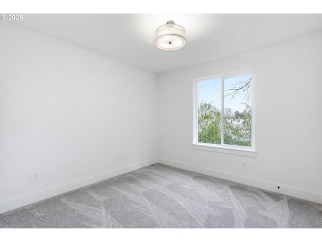 530 S TEXAS St, Portland, OR 97219