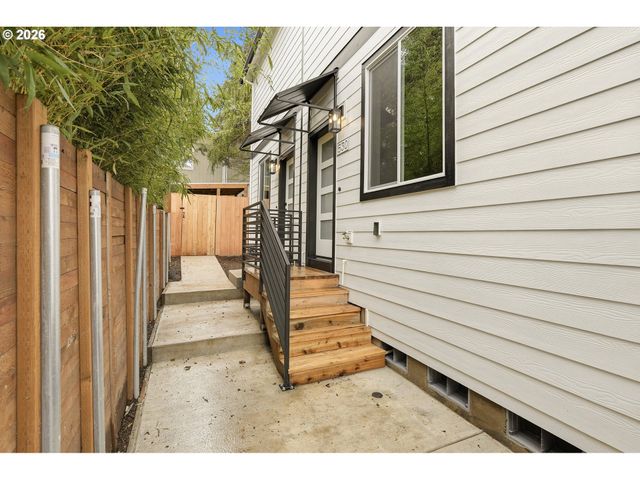 530 S TEXAS St, Portland, OR 97219