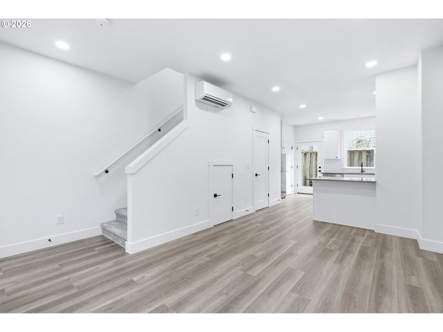 530 S TEXAS St, Portland, OR 97219