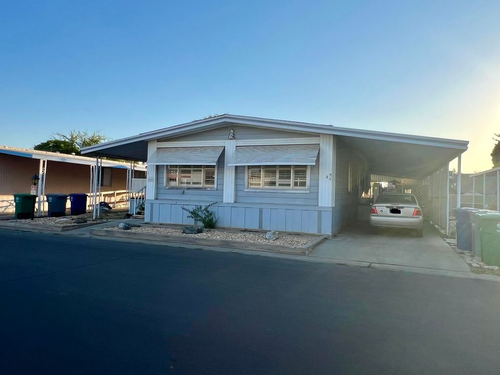Image 15 of property listing at 314 N Albert Avenue 85, Exeter, CA 93221