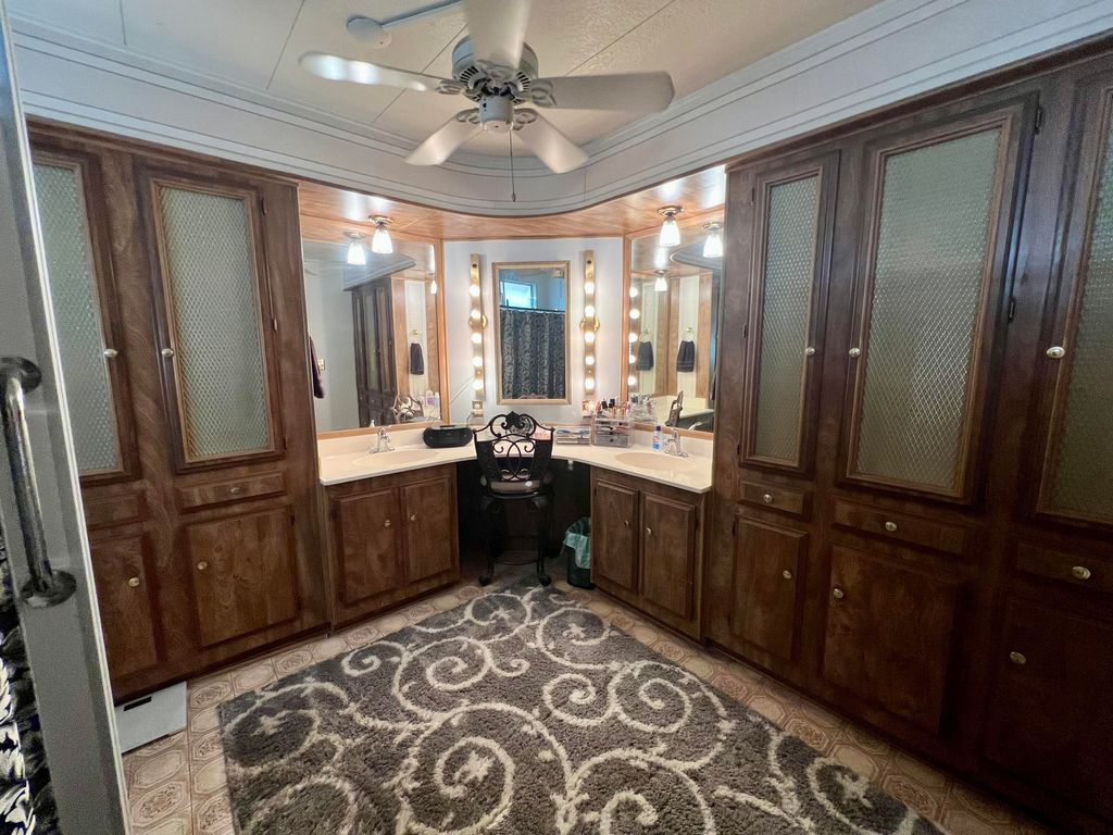 Image 2 of property listing at 314 N Albert Avenue 85, Exeter, CA 93221