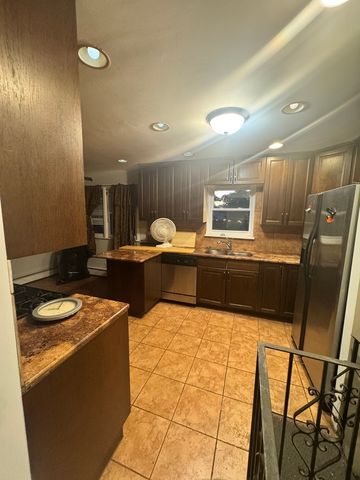 5135 Greenwood Street 01, Skokie, IL 60077