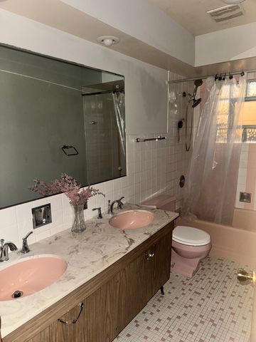 5135 Greenwood Street 01, Skokie, IL 60077
