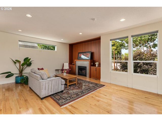 3104 Se FRANCIS St, Portland, OR 97202