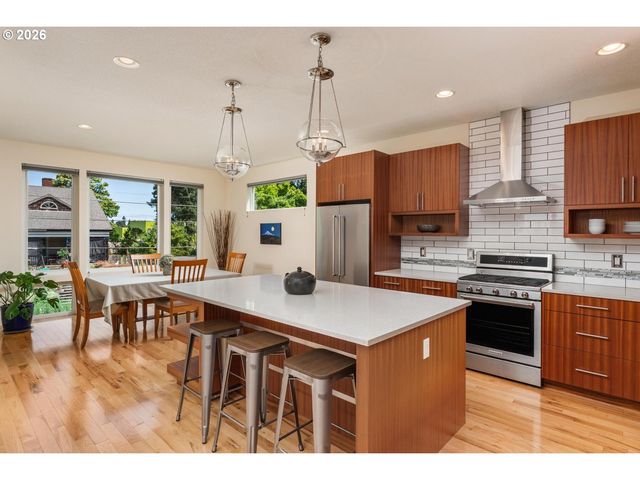 3104 Se FRANCIS St, Portland, OR 97202