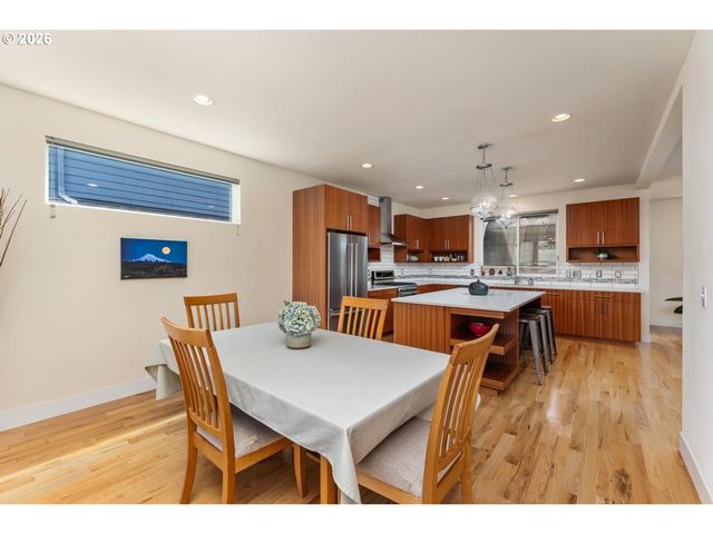 3104 Se FRANCIS St, Portland, OR 97202