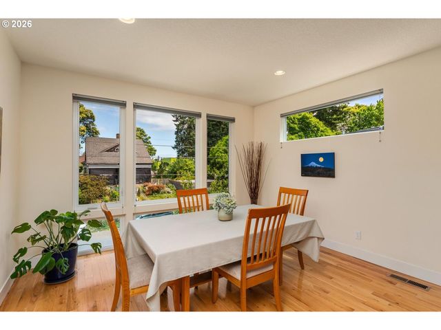 3104 Se FRANCIS St, Portland, OR 97202