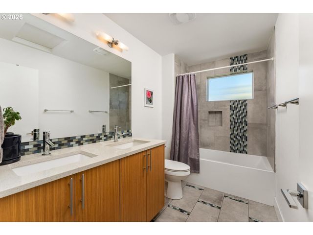 3104 Se FRANCIS St, Portland, OR 97202