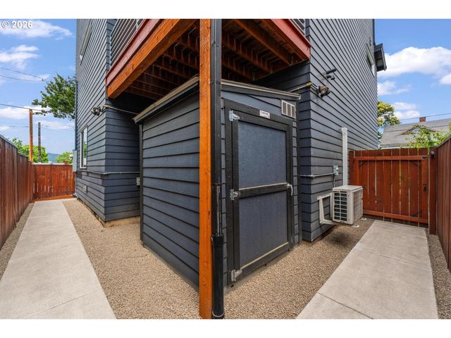 3104 Se FRANCIS St, Portland, OR 97202