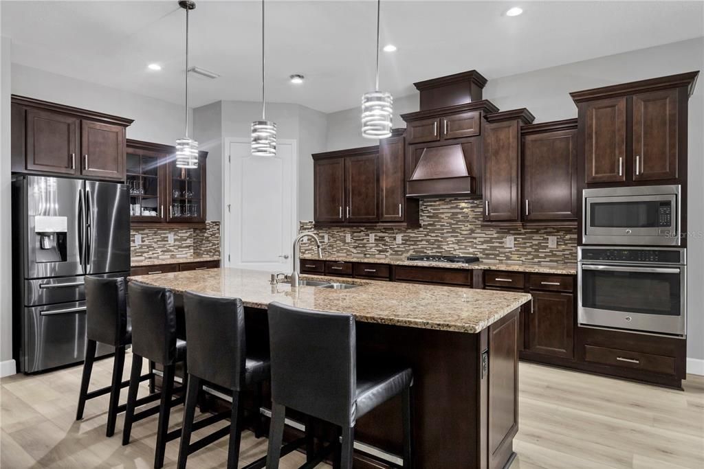 Image 11 of property listing at 5410 TITLE ROW DRIVE, Bradenton, FL 34210