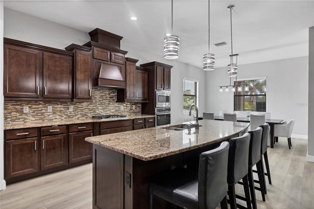 Image 12 of property listing at 5410 TITLE ROW DRIVE, Bradenton, FL 34210