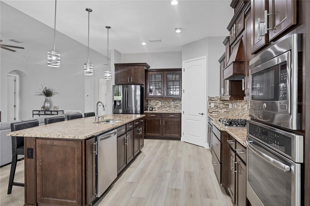 Image 15 of property listing at 5410 TITLE ROW DRIVE, Bradenton, FL 34210