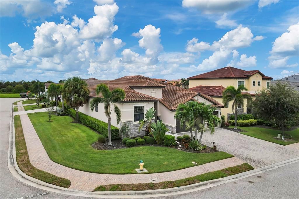 Image 2 of property listing at 5410 TITLE ROW DRIVE, Bradenton, FL 34210