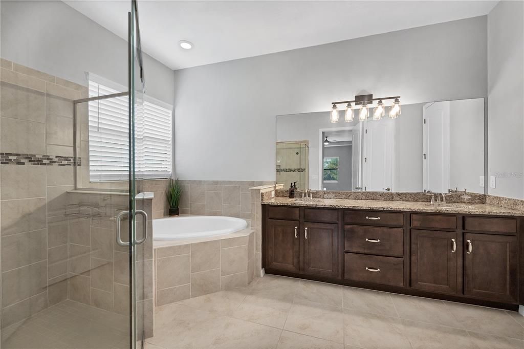 Image 20 of property listing at 5410 TITLE ROW DRIVE, Bradenton, FL 34210