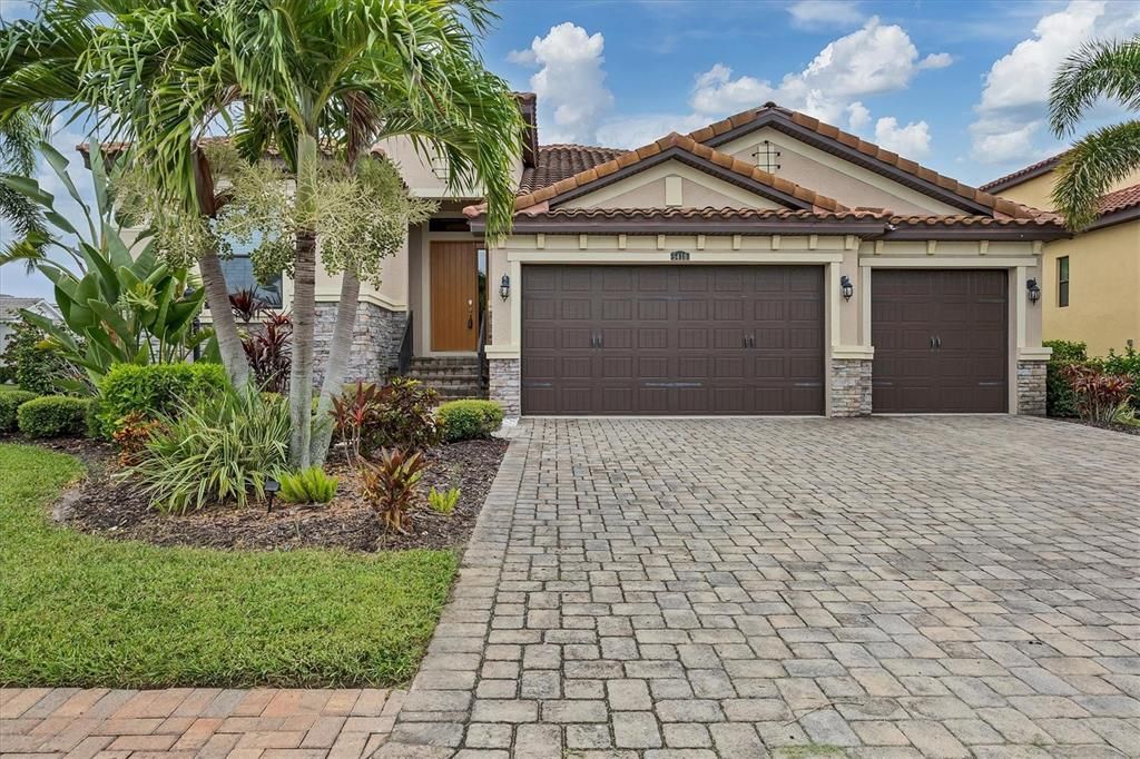 Image 3 of property listing at 5410 TITLE ROW DRIVE, Bradenton, FL 34210