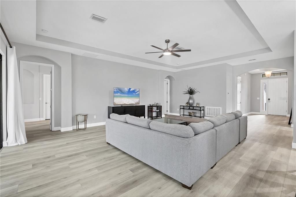 Image 7 of property listing at 5410 TITLE ROW DRIVE, Bradenton, FL 34210