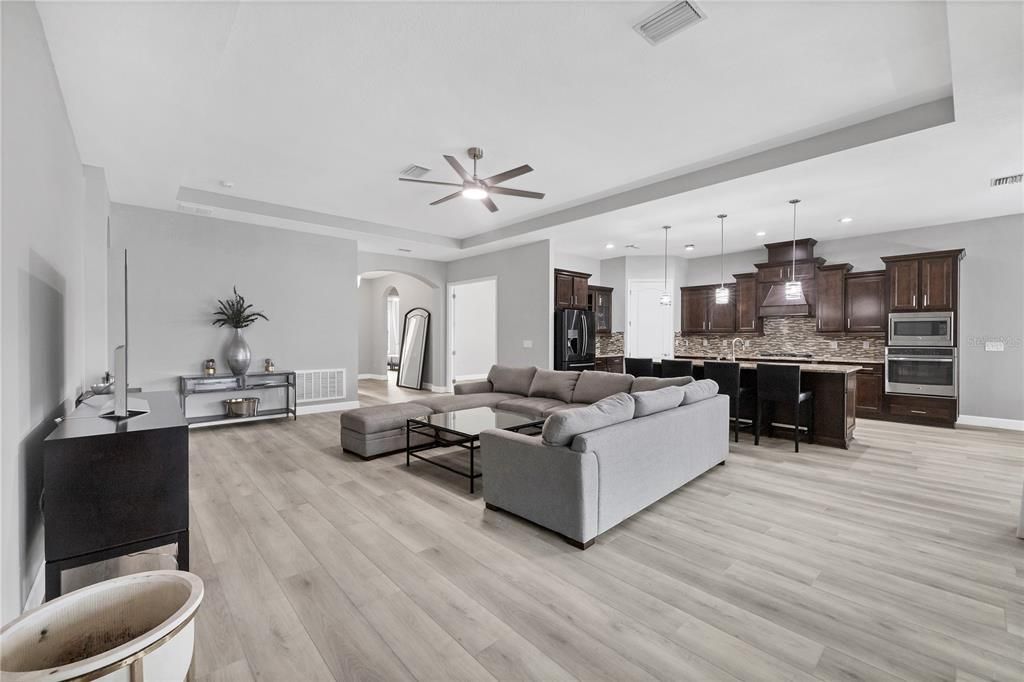 Image 8 of property listing at 5410 TITLE ROW DRIVE, Bradenton, FL 34210