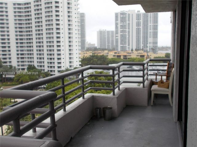 3300 NE 191st St 912, Aventura, FL 33180