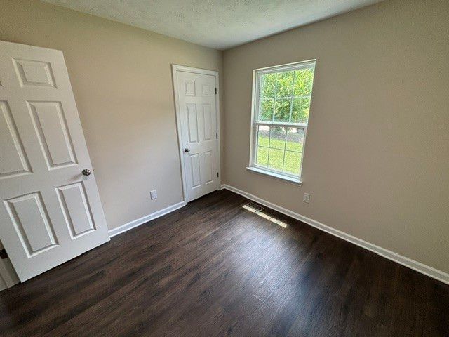 9106 Redbud Ln, Nunnelly, TN 37137