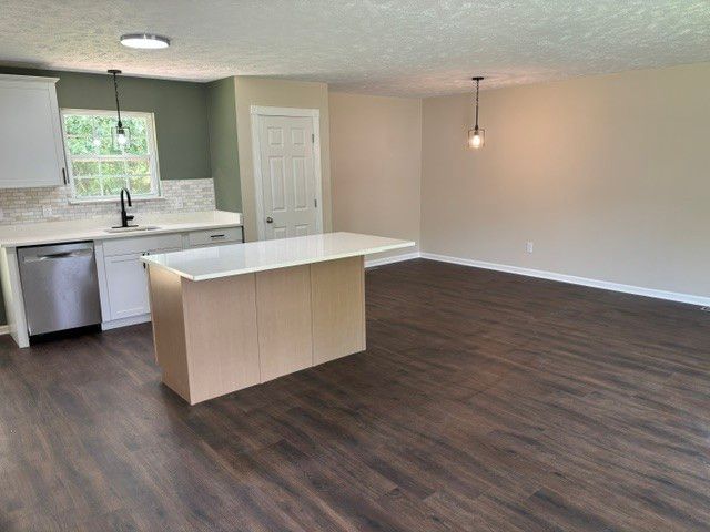 9106 Redbud Ln, Nunnelly, TN 37137
