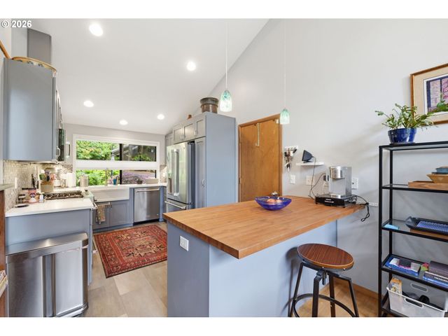 3847 ASHFORD Dr, Eugene, OR 97405