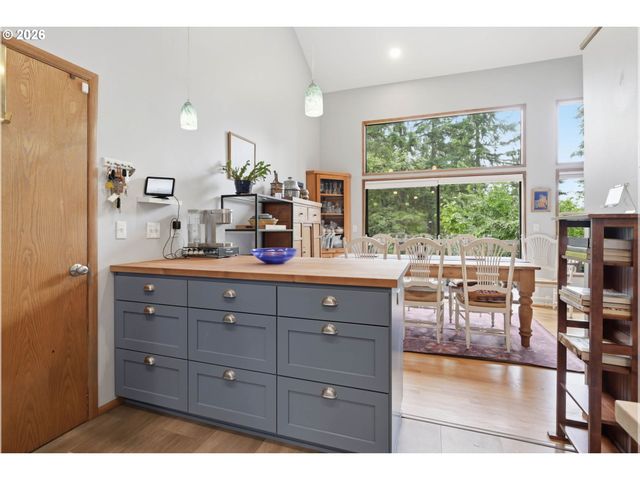 3847 ASHFORD Dr, Eugene, OR 97405