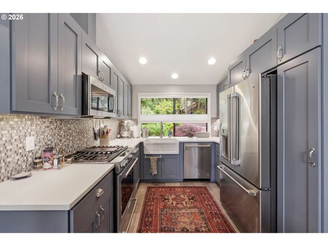 3847 ASHFORD Dr, Eugene, OR 97405