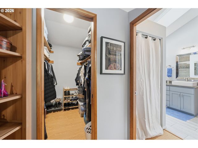 3847 ASHFORD Dr, Eugene, OR 97405