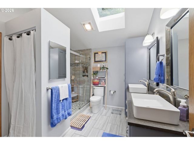 3847 ASHFORD Dr, Eugene, OR 97405