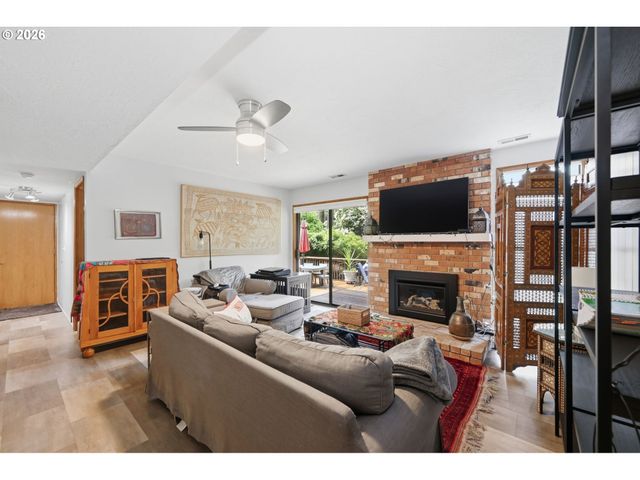 3847 ASHFORD Dr, Eugene, OR 97405