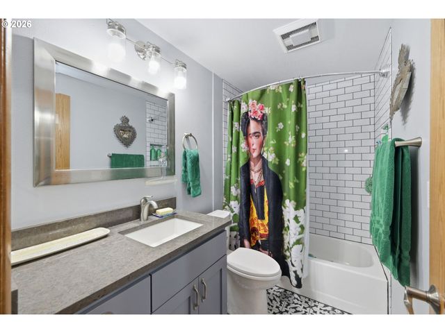 3847 ASHFORD Dr, Eugene, OR 97405