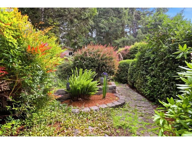 3847 ASHFORD Dr, Eugene, OR 97405