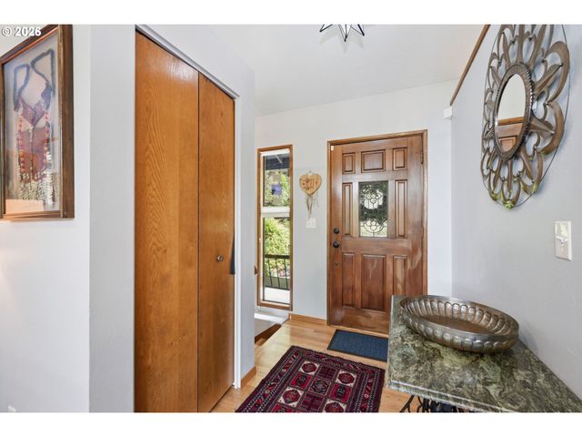 3847 ASHFORD Dr, Eugene, OR 97405