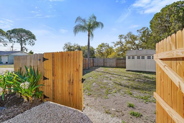 635 MELODY CIRCLE, Sarasota, FL 34237