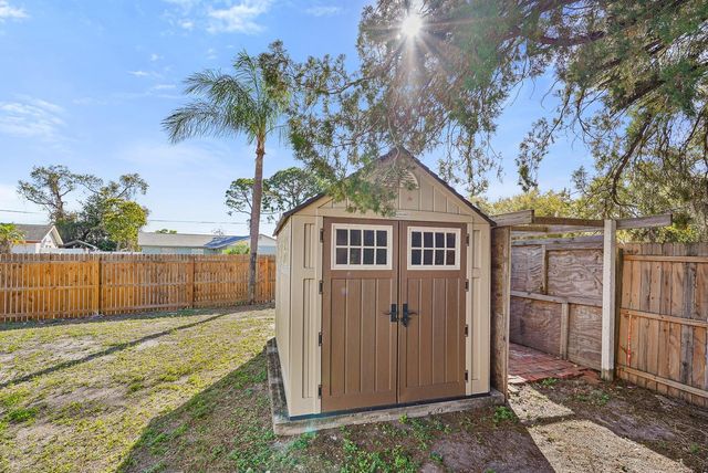 635 MELODY CIRCLE, Sarasota, FL 34237