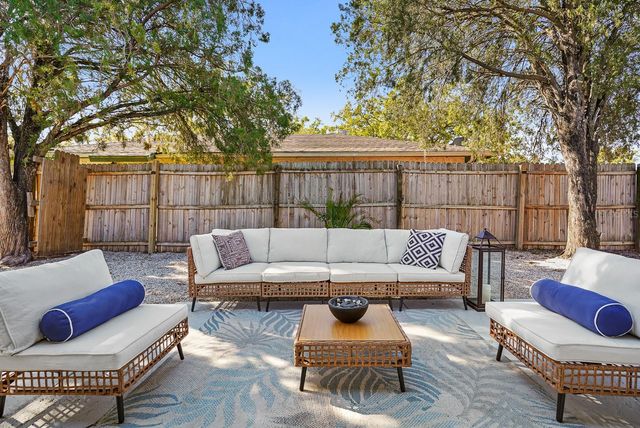 635 MELODY CIRCLE, Sarasota, FL 34237