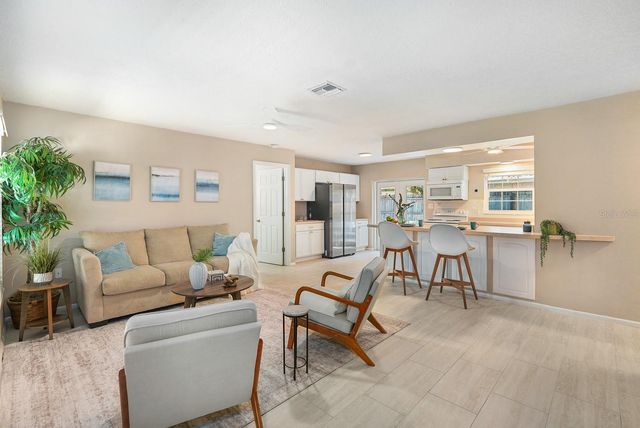 635 MELODY CIRCLE, Sarasota, FL 34237